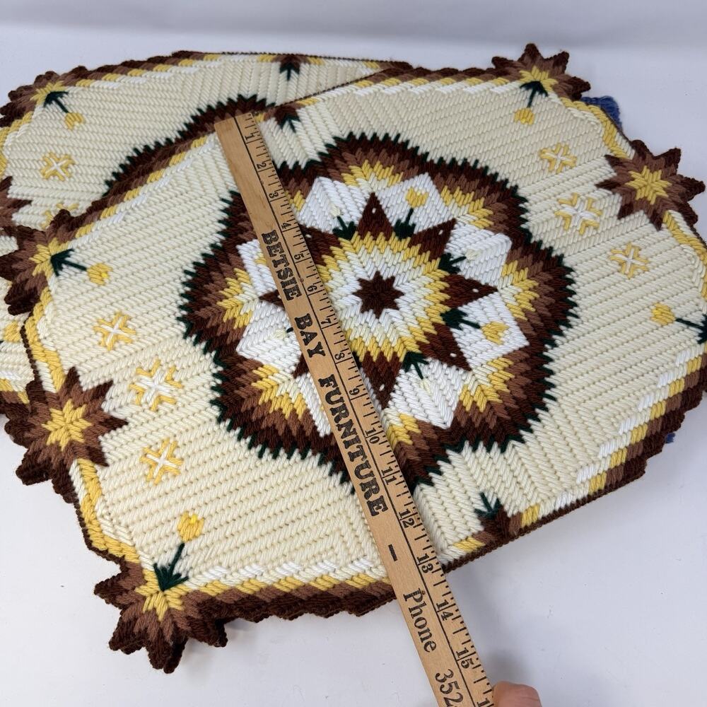 VTG Placemats Quilted Star Needlepoint Set of 4 Retro 70s Kitchen Table TULIPS - Picture 3 of 9